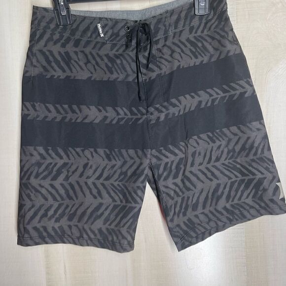 Hurley black and gray swim trunks board shorts, size 28 - Picture 5 of 14